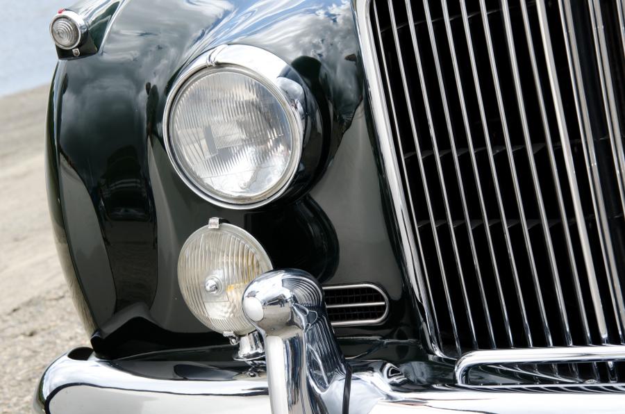 Детали экстерьера Bentley S2 Continental Coupe by Mulliner 1960 года  (фото 4 из 23)